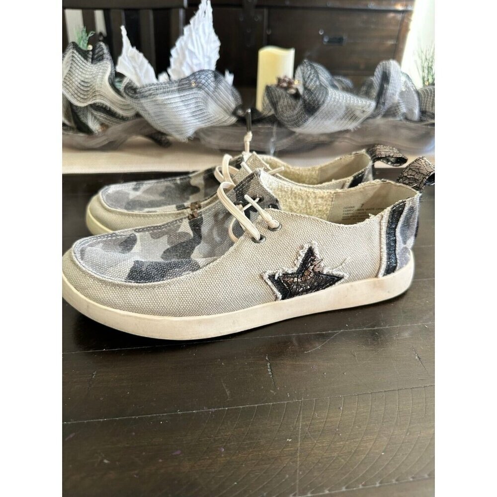 Yellow Box Odana Women's Slip On shoes size 7